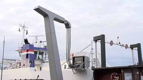 Shore charging station