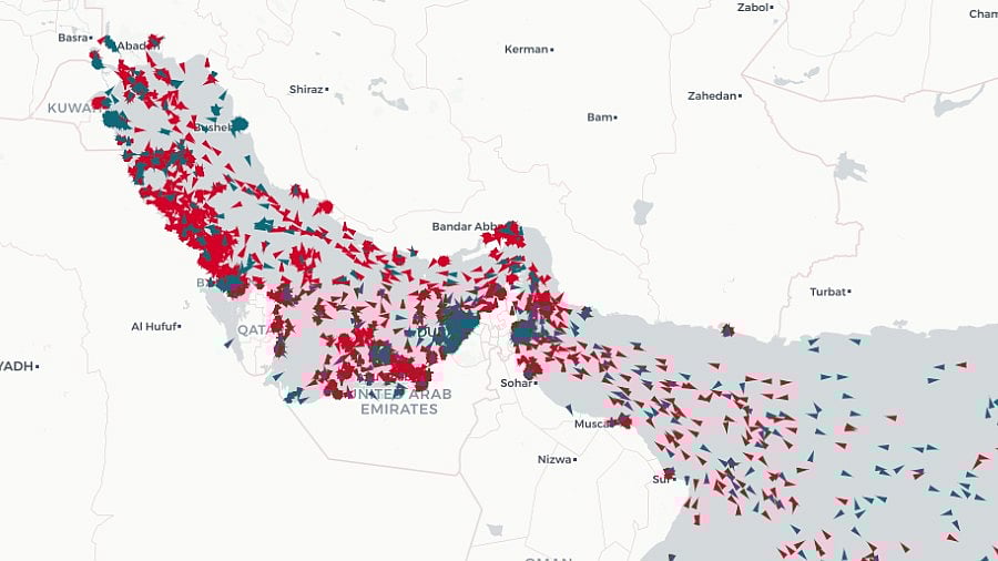 Four Ships Permitted to Pass Through Strait of Hormuz, Lowest April Record