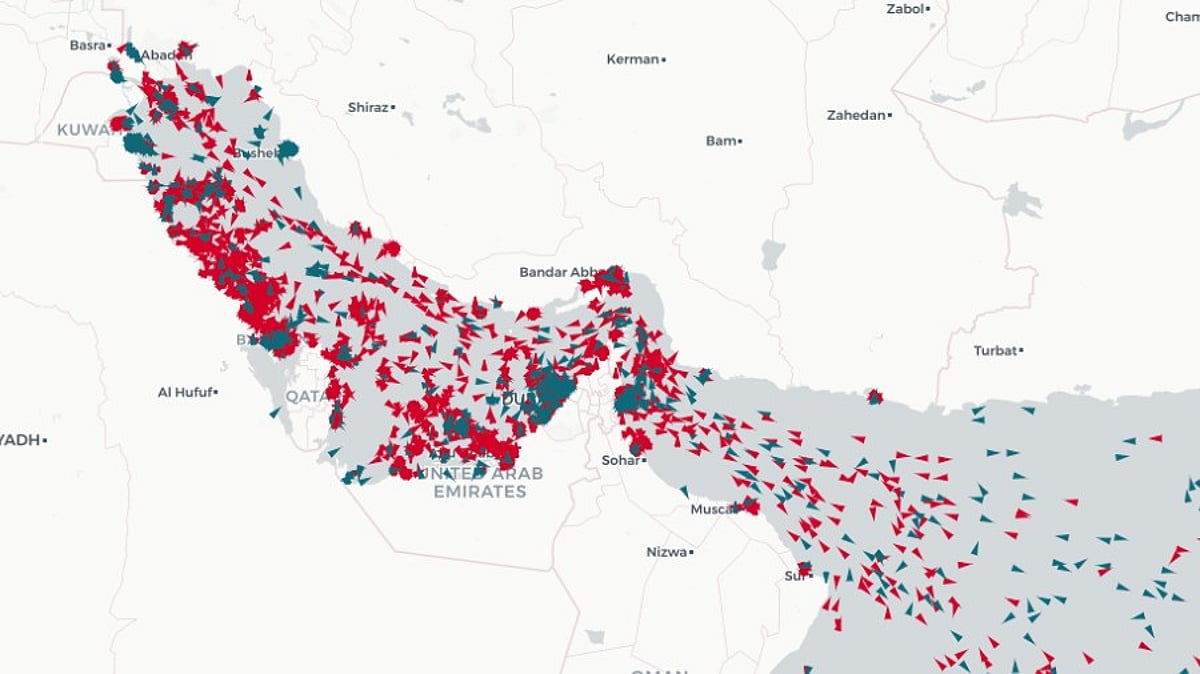 Four Ships Permitted to Pass Through Strait of Hormuz, Lowest April Record