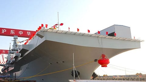 Lanzamiento del helicóptero de aterrizaje Tipo 076 en el muelle Sichuan en las instalaciones de Hudong-Zhonghua Shipbuilding en Shanghái, 27 de diciembre de 2024