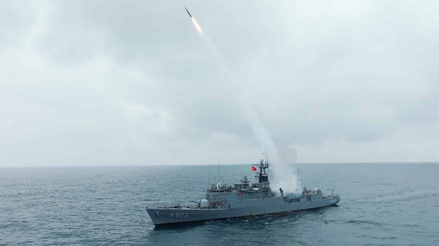 Turkish Navy conducts first shipborne live firing of point defence ...