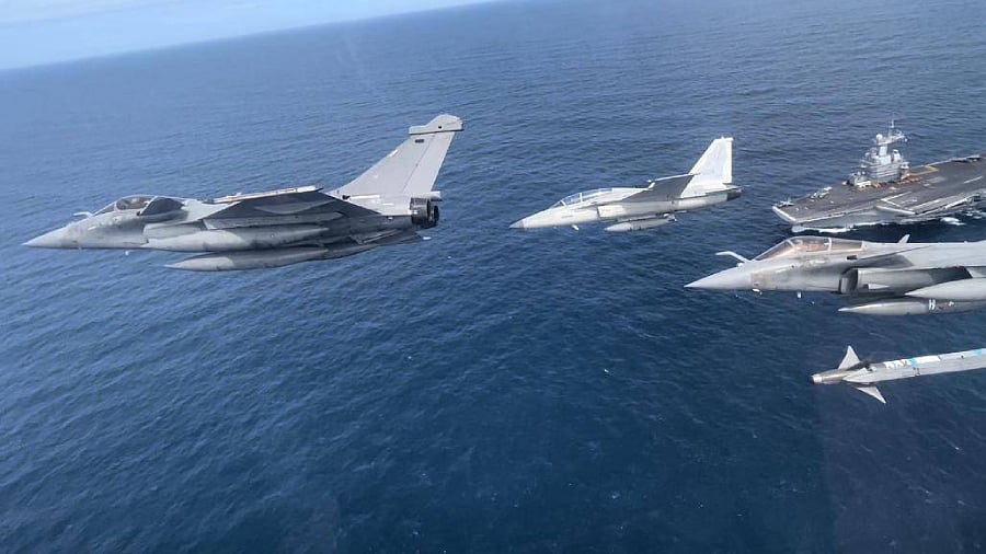 Indonesian/French pact could lead to new Rafale jet orders says Macron