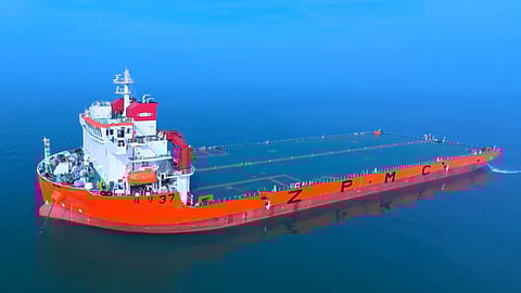 Zhenhua 37 – Shanghai Zhenhua Heavy Industries welcomes DP2 heavy-lift vessel to fleet