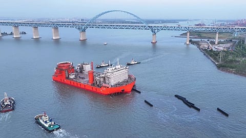 Chinese yard launches 3,500-tonne heavy-duty crane vessel