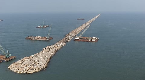 Dabhol LNG plant's new breakwater under construction