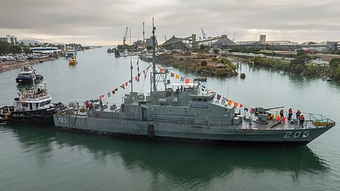 The Royal Australian Navy Fremantle-class patrol boat HMAS Townsville arriving at the Ross Street slipway in her namesake city