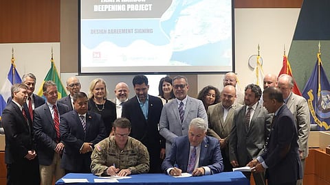 Signing of agreement between USACE and Tampa Port Authority