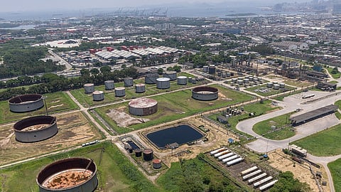 Refit refinery in Rio de Janeiro