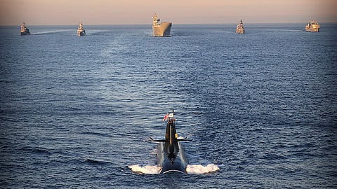 The submarine JS Hakuryu leads a formation of Japan Maritime Self-Defence Force and Royal Australian Navy ships during Exercise Nichi Gou Trident, April 22, 2016.