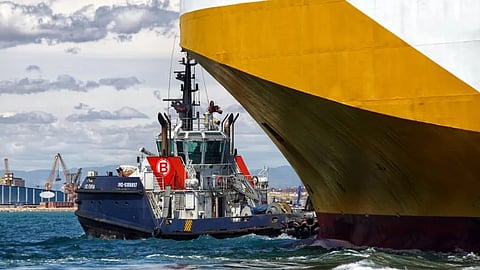 A Boluda Towage tug during operations