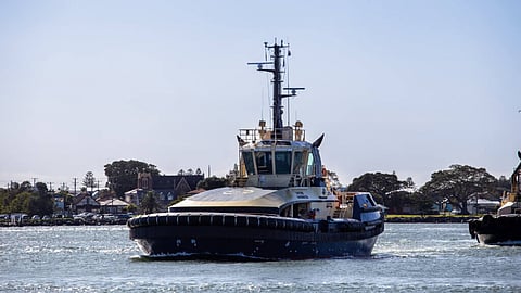 Svitzer Barrington underway stern-first. The 32-metre tug designed by Robert Allan Ltd was delivered to Svitzer Australia in 2025.