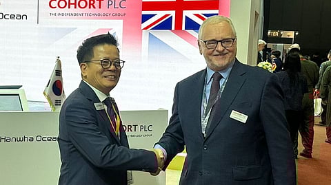 Eoh Sung-chul, President of Naval Shipbuilding at Hanwha Ocean, and Andy Thomis, Chief Executive of Cohort, at the MOU signing in Bangkok, November 10, 2025