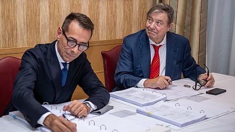 Signing of the LNG carrier charter agreement between Edison and Knutsen OAS Shipping