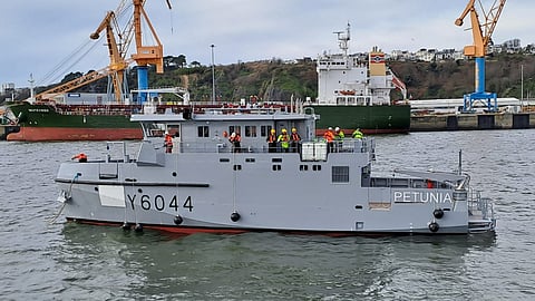 French Navy dive support boat Petunia