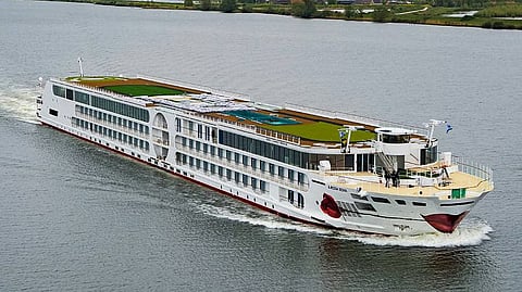 A-Rosa Sena photo by blacklisted Concordia Damen