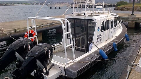 Hihimanu, an NOAA 36-foot class II research vessel