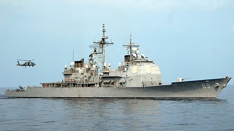 The US Navy Ticonderoga-class guided-missile cruiser USS Vicksburg takes part in a boarding scenario training exercise while transiting the Atlantic Ocean, June 24, 2007.
