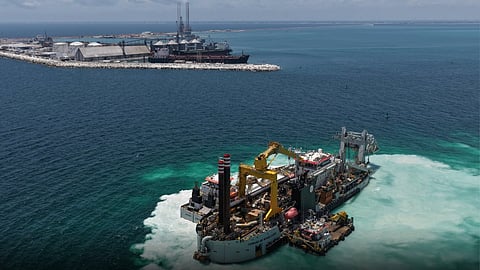 Jan De Nul dredger Fernando de Magallanes at the Port of Progreso, Mexico
