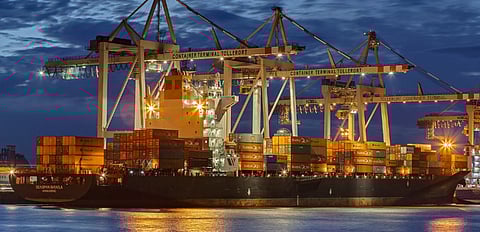 Seaspan to acquire six containerships on long-term charter for US$380 million