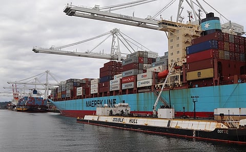 Container ships refuelling in Elliott Bay. Photo: Roy Luck / Flickr