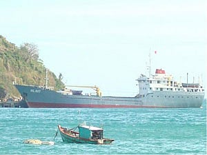 Sub order leads Vietnam’s naval surge