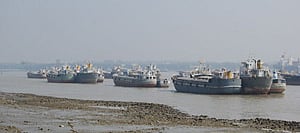  chittagong_port_sml