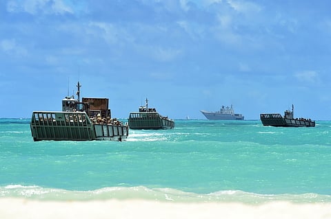 The New Zealand Army’s Victor Company conducting a beach assault at Billows Beach, Hawaii, during RIMPAC 2016 c64510077f963bf01fbd40fbf6ecf4c4