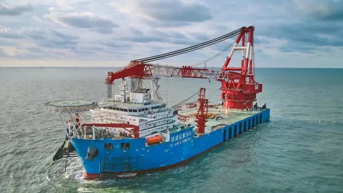 Tiejian Qizhong 5000 – China Railway Construction's new crane vessel