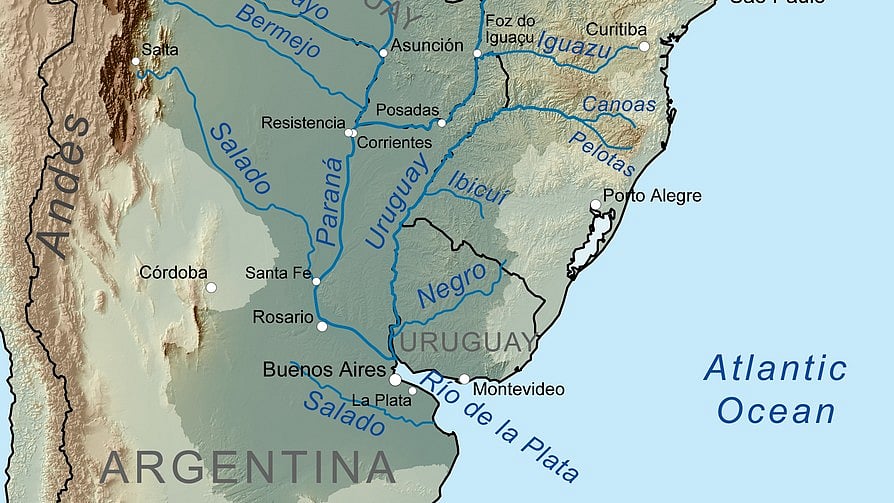 Argentina relaxes transit regulations along key grains transport river