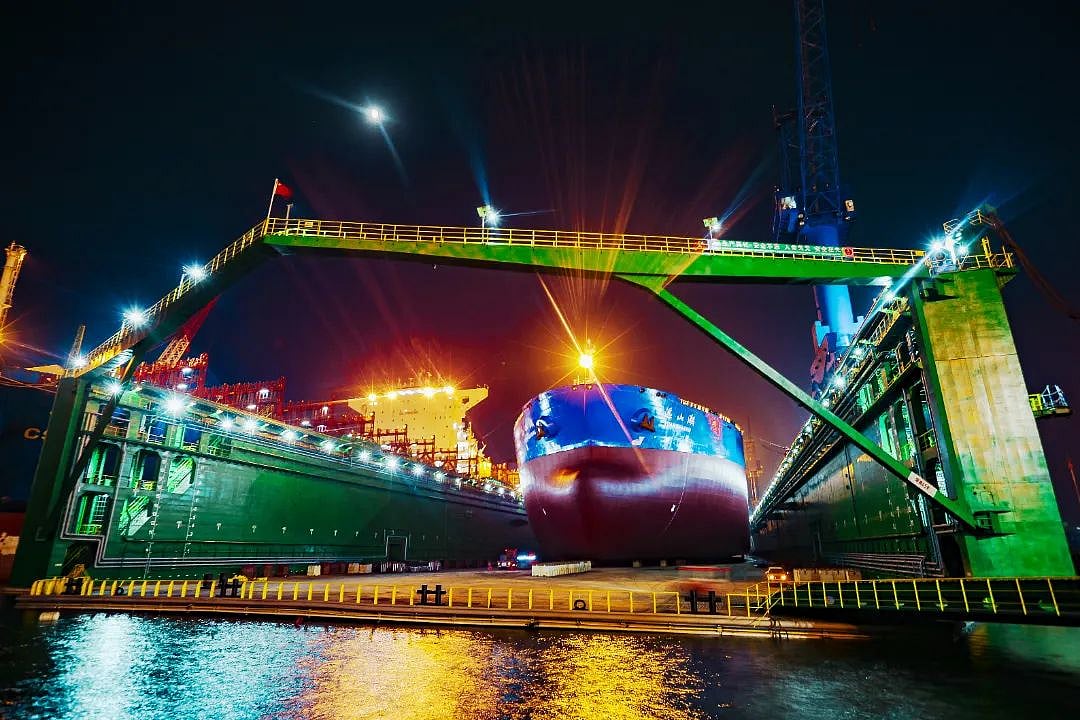 Dalian – Chinese builder's floating dock upgraded to serve