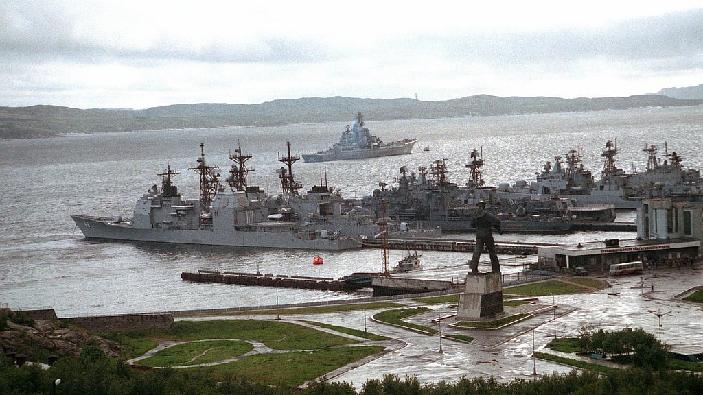 Power cut to Russia's main naval base home town after pylons collapse