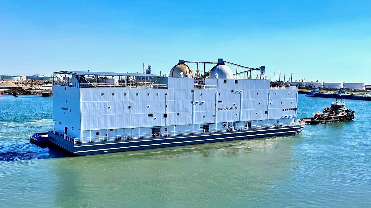 APL 72 – Navy berthing barge to house crews during maintenance cycles