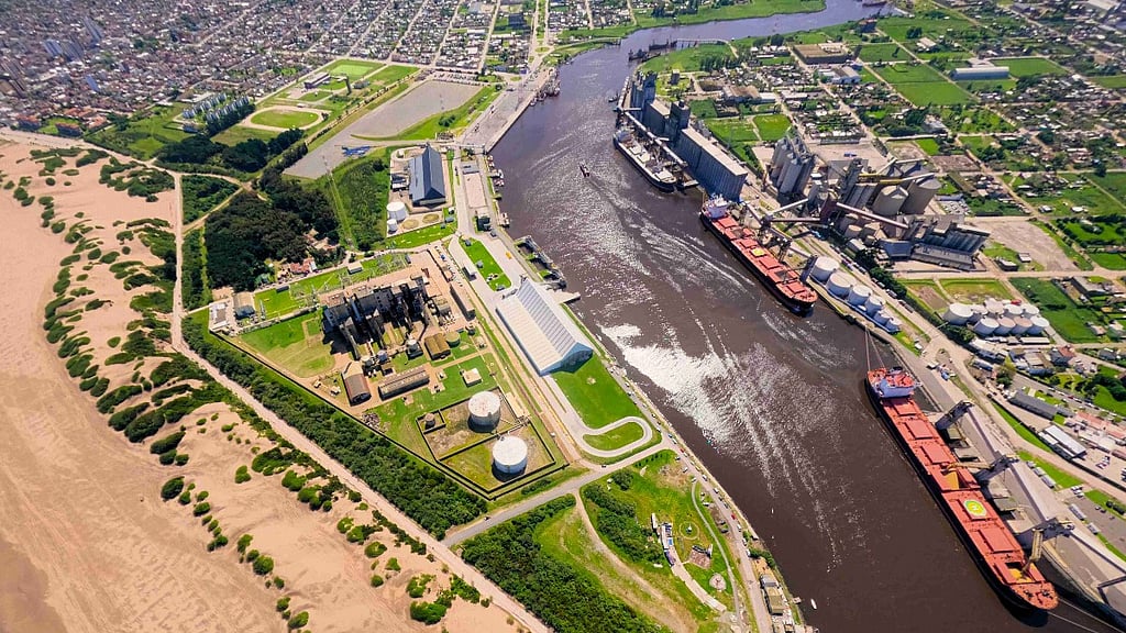 Ongoing trucker protest at Argentina port delays at least 18 ships