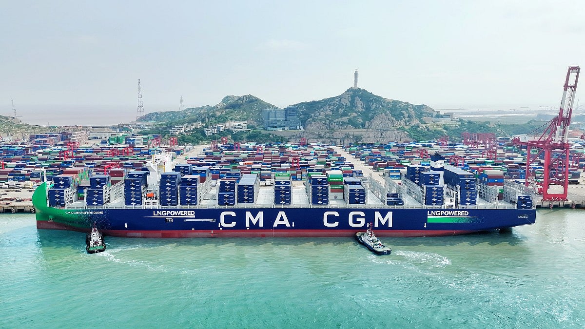 World's largest LNG-powered container ship delivered to CMA CGM