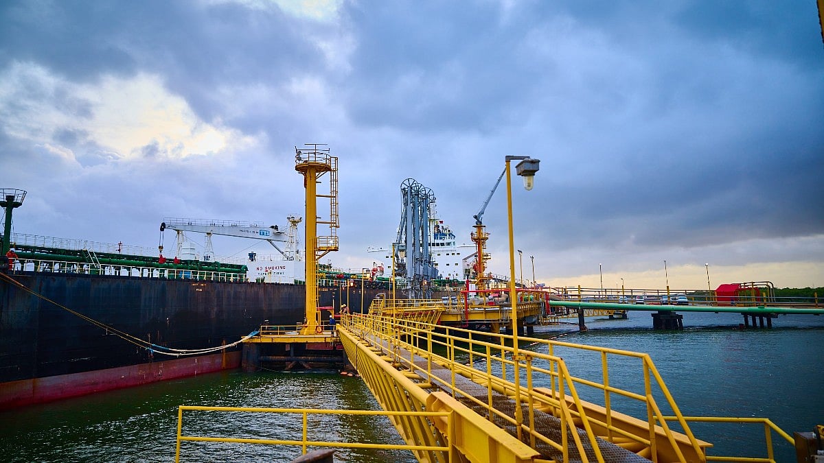 Unprotected from oil shocks, Pakistan targets storage boost