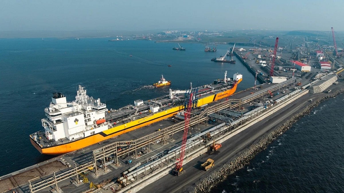 Rosneft's massive Arctic oil project begins exports after delays