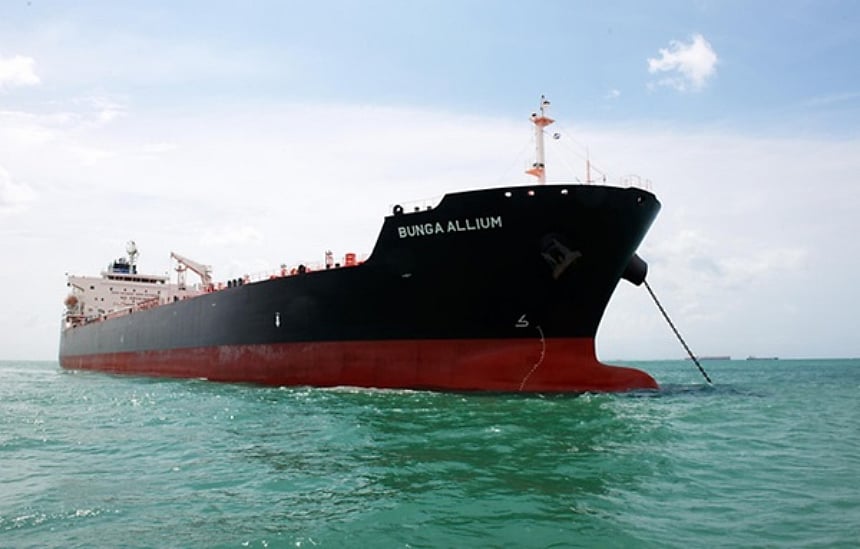 FEATURE As oil prices plummet, crude oil tanker time charter rates