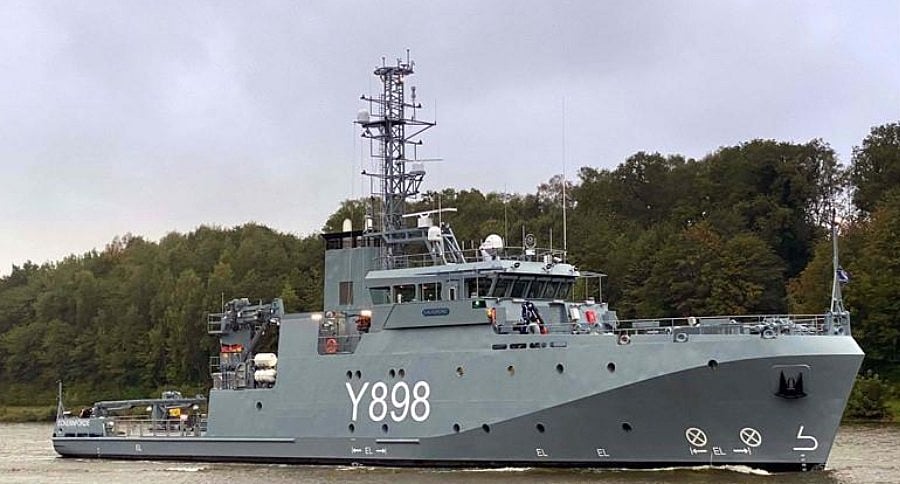 VESSEL REVIEW Kalkgrund & Stollergrund Survey and weapons test