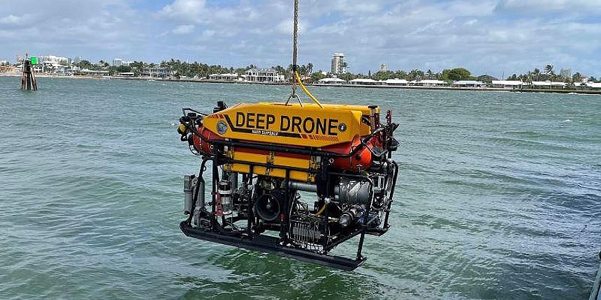 US Navy ROV, other assets to assist in aircraft salvage off Whidbey ...