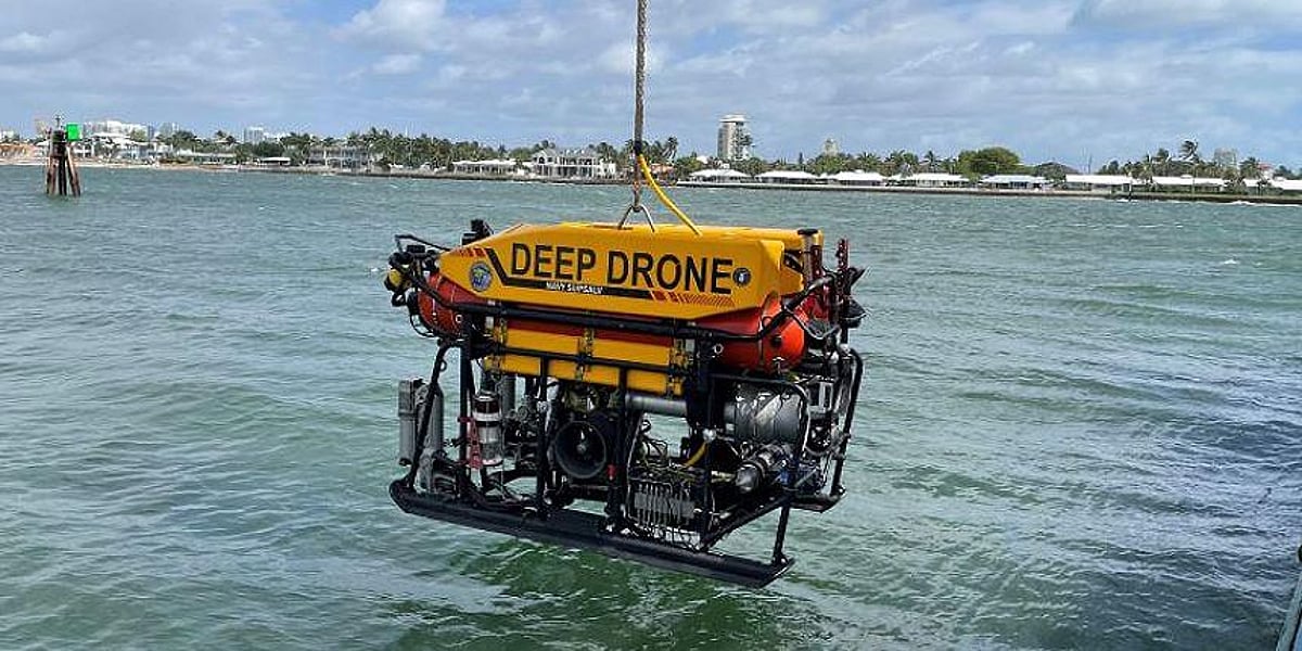 US Navy ROV, other assets to assist in aircraft salvage off Whidbey ...