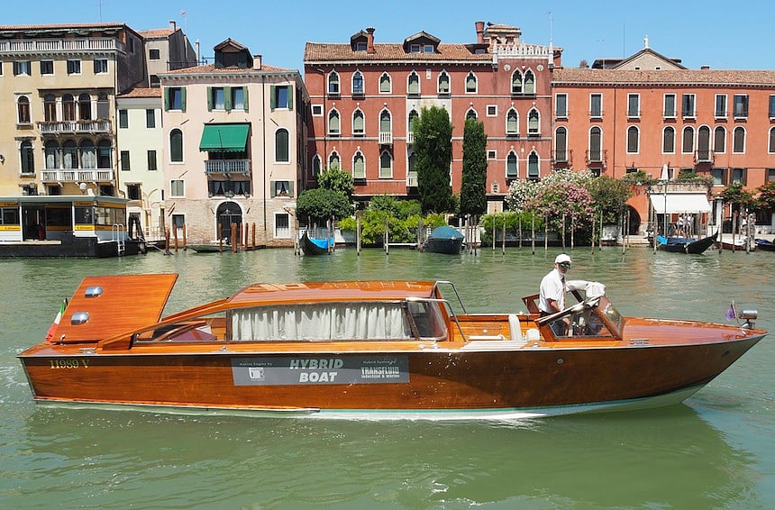 venice-water-taxi-green-water-taxi-for-venice-unveiled-by-superyacht
