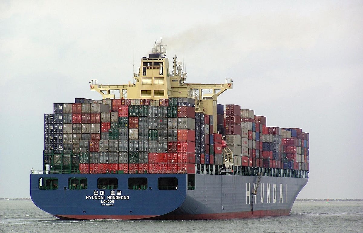 Navios acquires five containerships
