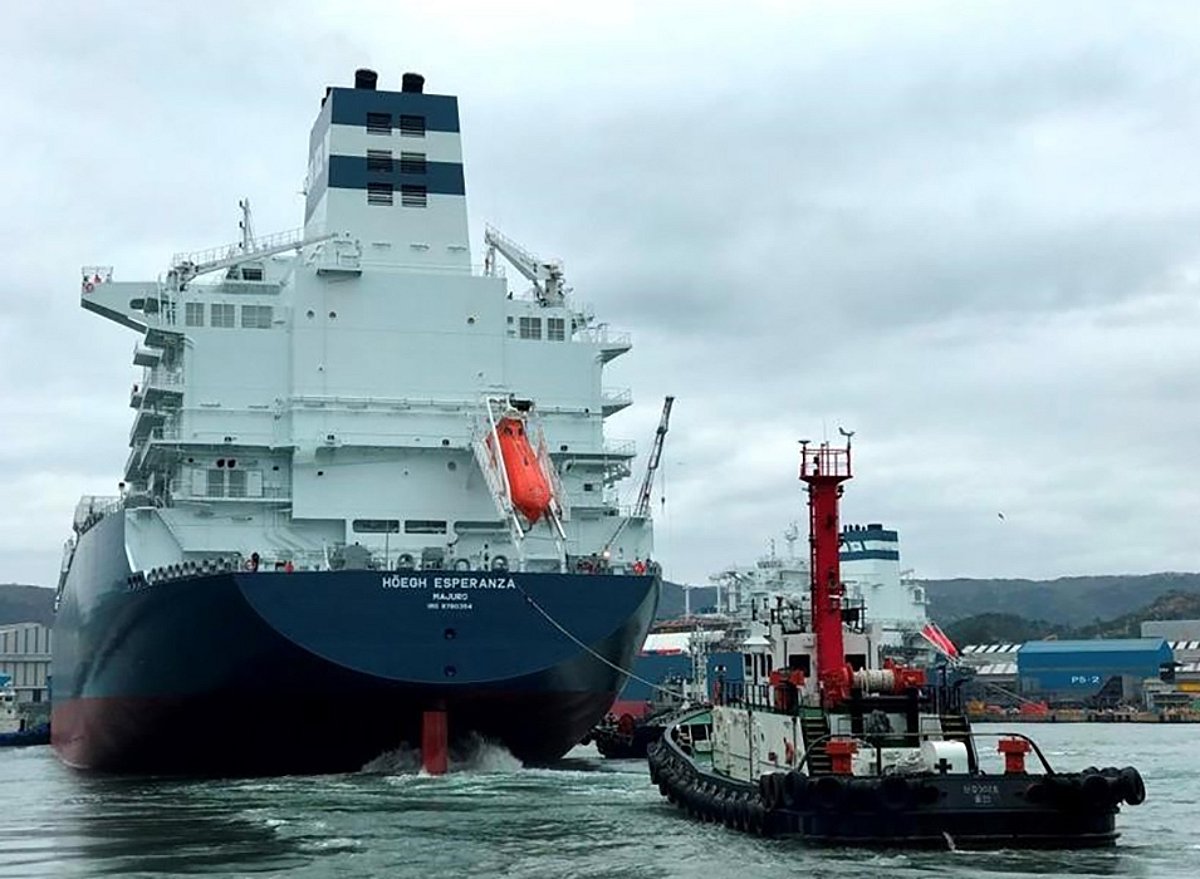 Höegh LNG welcomes delivery of eighth FSRU
