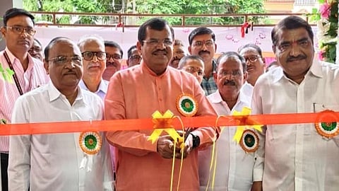 उद्घाटन करताना संस्थेचे विद्यमान अध्यक्ष मा. श्री. जिजाबा पवार