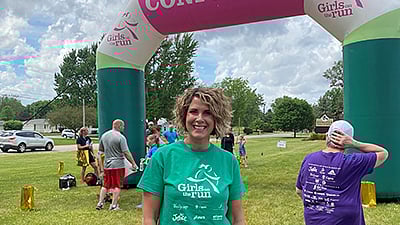 Amanda Morris-Feldman running photo BankNews.com