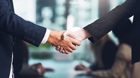 Handshake stock image BankNews.com