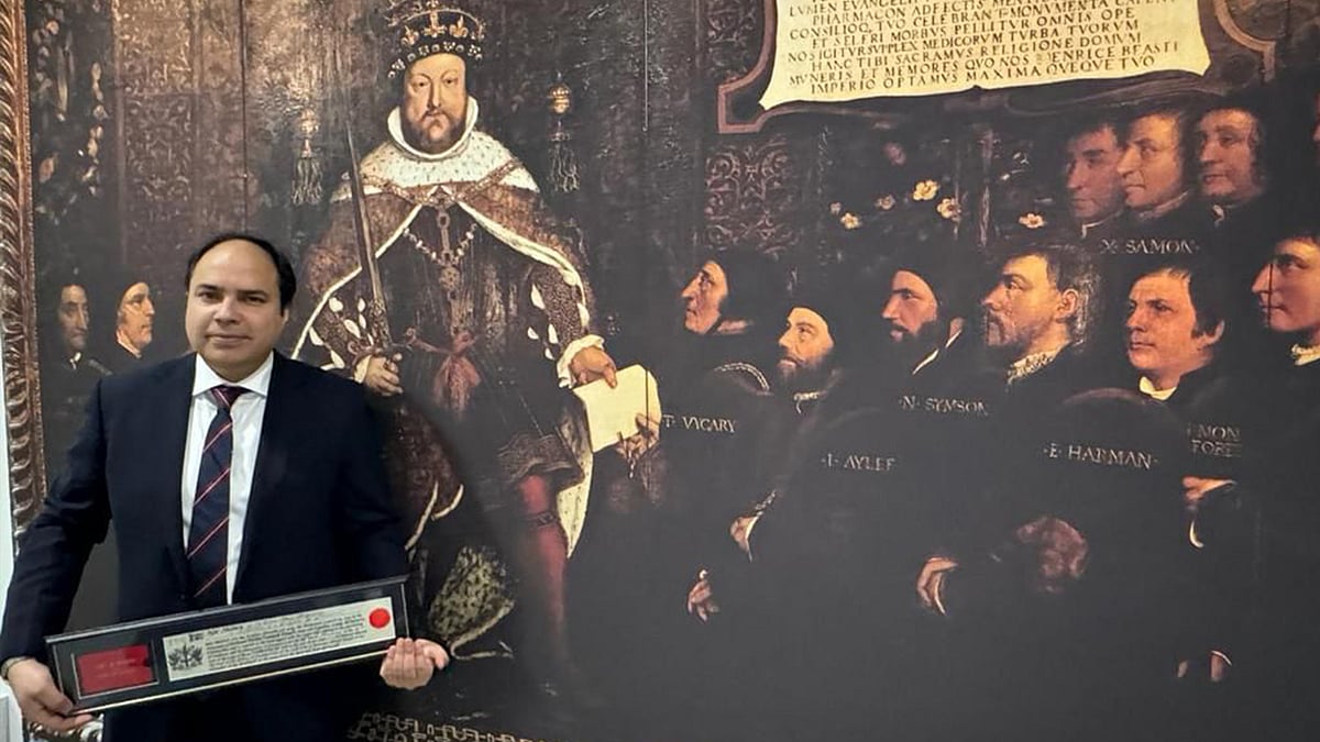 Indian-born lawyer Ajit Mishra conferred with Freedom of the City of London Award - Vimarsana News