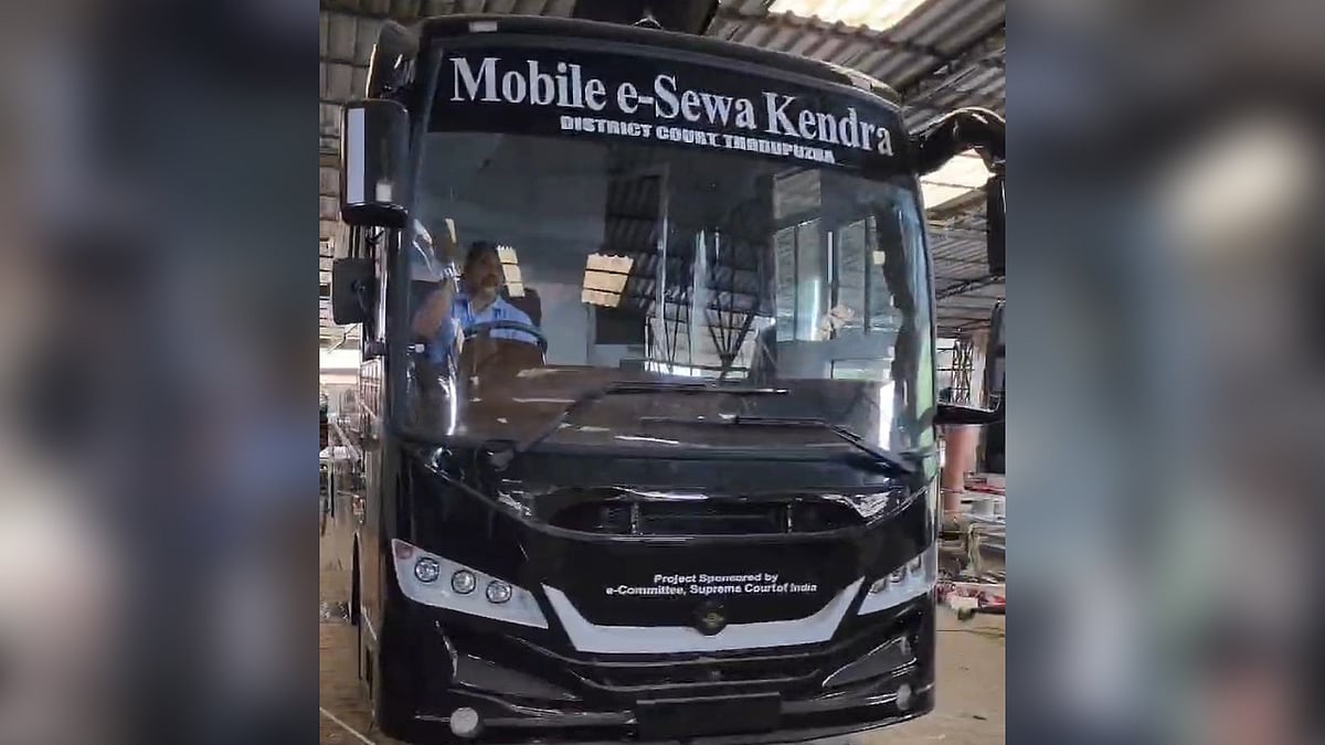 Kerala High Court launches mobile e-Sewa Kendra on Bharat Benz minibus for Idukki - Vimarsana News