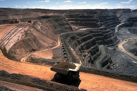 Karnataka Mining Matter Salve Singhvi Sorabjee Venugopal argue along with Poovayya Parekh amp Cos