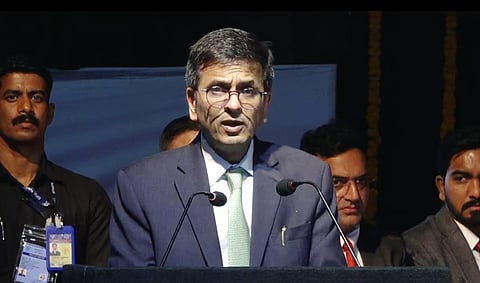 न्यायालय, संविधान को राजनीतिक मान्यताओं से ऊपर रखें: सीजेआई डीवाई चंद्रचूड़ ने वकीलों और बार निकायों से कहा